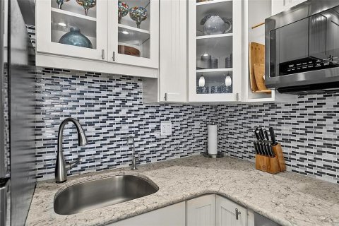 House in Flagler Beach, Florida 2 bedrooms, 110 sq.m. № 2210105 - photo 21