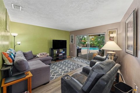 Casa en venta en Palm Harbor, Florida, 4 dormitorios, 259.66 m2 № 2298149 - foto 8