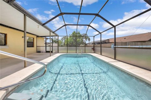 House in Spring Hill, Florida 3 bedrooms, 140.38 sq.m. № 1857705 - photo 19