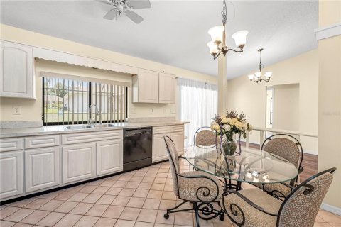 House in Spring Hill, Florida 3 bedrooms, 140.38 sq.m. № 1857705 - photo 6
