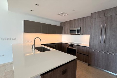 Condominio en alquiler en Miami, Florida, 2 dormitorios, 119.01 m2 № 2274654 - foto 6