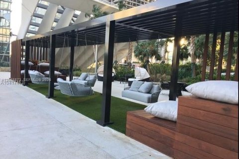 Condominio en alquiler en Miami, Florida, 2 dormitorios, 119.01 m2 № 2274654 - foto 19