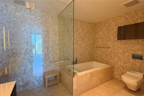 Condominio en alquiler en Miami, Florida, 2 dormitorios, 119.01 m2 № 2274654 - foto 8