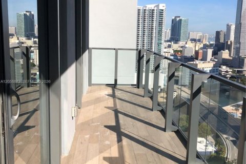 Condominio en alquiler en Miami, Florida, 2 dormitorios, 119.01 m2 № 2274654 - foto 20
