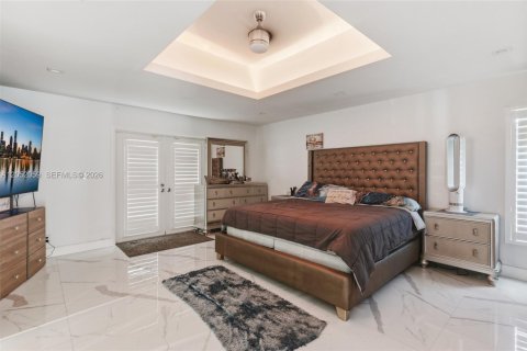House in Davie, Florida 5 bedrooms, 419.08 sq.m. № 2186395 - photo 12