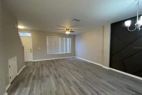 Adosado en alquiler en Seffner, Florida, 2 dormitorios, 105.91 m2 № 1903275 - foto 9