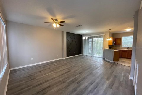 Adosado en alquiler en Seffner, Florida, 2 dormitorios, 105.91 m2 № 1903275 - foto 4