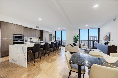 Кондоминиум с 4 спальнями в Майами, Флорида № 1994614