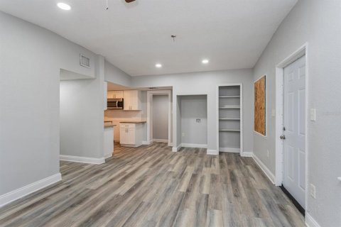 House in Orlando, Florida 4 bedrooms, 94.02 sq.m. № 1639931 - photo 2