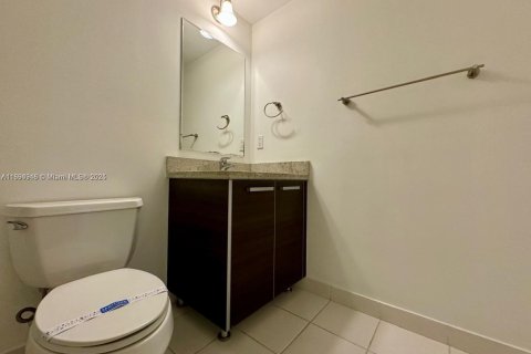 Condo in Miami, Florida, 3 bedrooms  № 1947273 - photo 15