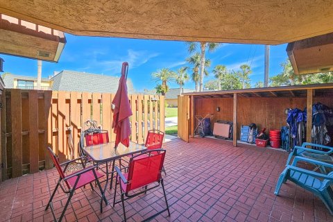 Townhouse in New Smyrna Beach, Florida 2 bedrooms, 123.37 sq.m. № 1529177 - photo 10