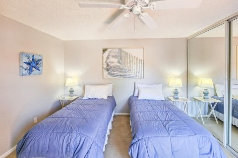 Townhouse in New Smyrna Beach, Florida 2 bedrooms, 123.37 sq.m. № 1529177 - photo 25