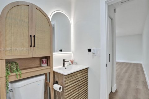 Villa ou maison à louer à Wilton Manors, Floride: 1 chambre, 69.68 m2 № 2400703 - photo 13