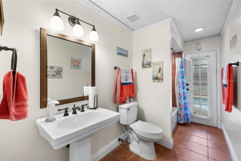 House in Tampa, Florida 4 bedrooms, 192.68 sq.m. № 1774804 - photo 29