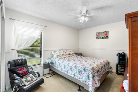 House in Tampa, Florida 4 bedrooms, 192.68 sq.m. № 1774804 - photo 28