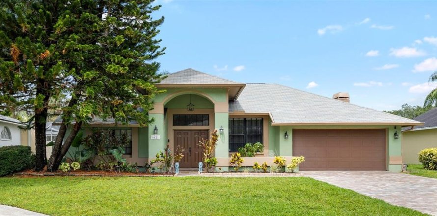 House in Tampa, Florida 4 bedrooms, 192.68 sq.m. № 1774804