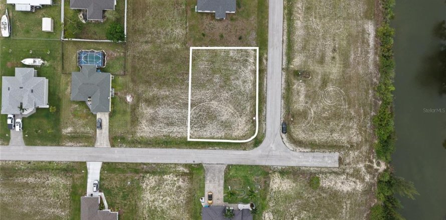 Land in Cape Coral, Florida № 2221203