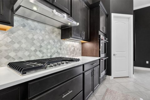 House in Lake Worth, Florida 4 bedrooms, 264.86 sq.m. № 2007720 - photo 20