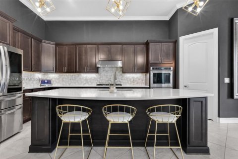 House in Lake Worth, Florida 4 bedrooms, 264.86 sq.m. № 2007720 - photo 16