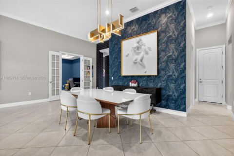 House in Lake Worth, Florida 4 bedrooms, 264.86 sq.m. № 2007720 - photo 8