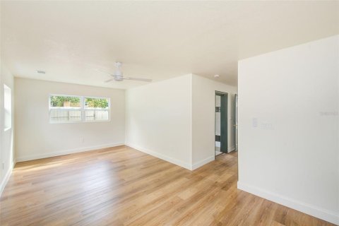Casa en venta en Clearwater, Florida, 4 dormitorios, 284.93 m2 № 2111841 - foto 19