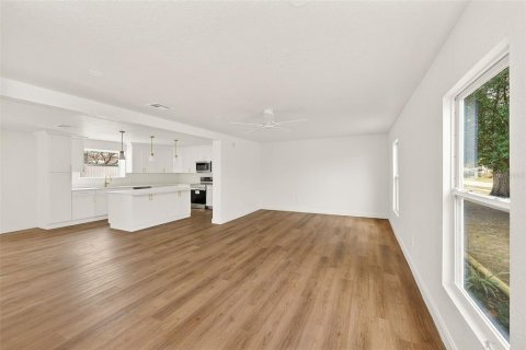 Casa en venta en Clearwater, Florida, 4 dormitorios, 284.93 m2 № 2111841 - foto 11