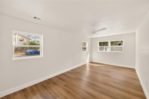 Casa en venta en Clearwater, Florida, 4 dormitorios, 284.93 m2 № 2111841 - foto 18