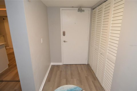 Copropriété à louer à Saint Petersburg, Floride: 3 chambres, 139.35 m2 № 2114808 - photo 1