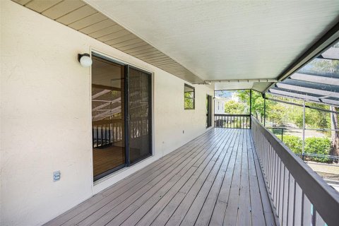House in Tampa, Florida 4 bedrooms, 217.95 sq.m. № 1832227 - photo 14