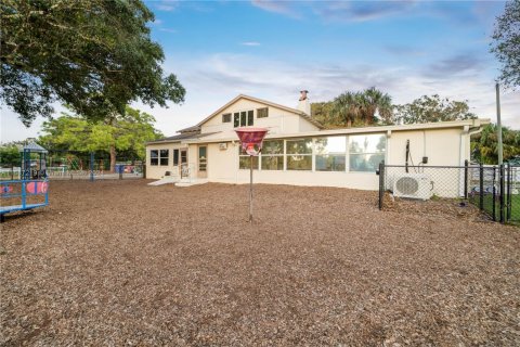 Commercial property in St. Lucie, Florida № 1984804 - photo 12