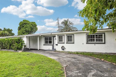 Villa ou maison à louer à North Miami Beach, Floride: 3 chambres, 147.34 m2 № 2390105 - photo 30