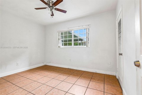 Villa ou maison à louer à North Miami Beach, Floride: 3 chambres, 147.34 m2 № 2390105 - photo 22