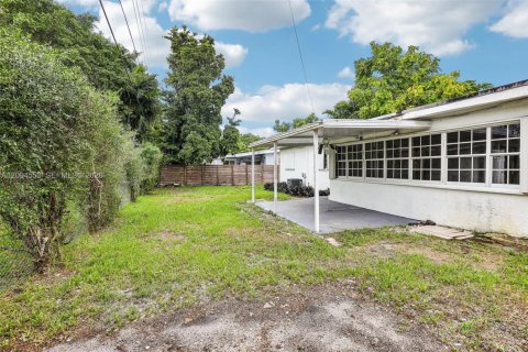 Villa ou maison à louer à North Miami Beach, Floride: 3 chambres, 147.34 m2 № 2390105 - photo 28