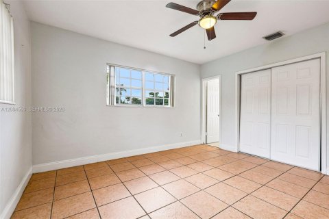 Villa ou maison à louer à North Miami Beach, Floride: 3 chambres, 147.34 m2 № 2390105 - photo 18