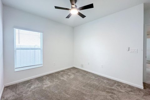 House in Davenport, Florida 4 bedrooms, 180.14 sq.m. № 2383306 - photo 18
