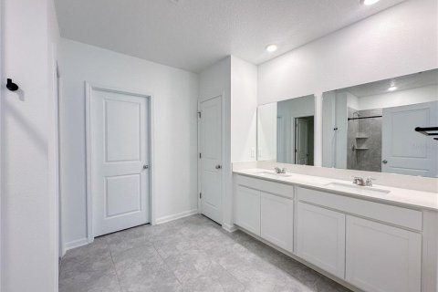 House in Davenport, Florida 4 bedrooms, 180.14 sq.m. № 2383306 - photo 11