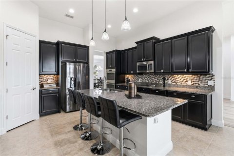 Casa en venta en Kissimmee, Florida, 4 dormitorios, 255.48 m2 № 2157388 - foto 13
