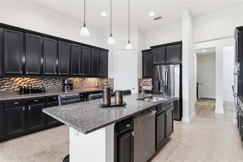 Casa en venta en Kissimmee, Florida, 4 dormitorios, 255.48 m2 № 2157388 - foto 12