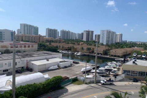 Condominio en alquiler en Aventura, Florida, 1 dormitorio, 73.11 m2 № 2012542 - foto 12