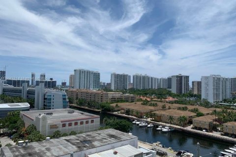 Condominio en alquiler en Aventura, Florida, 1 dormitorio, 73.11 m2 № 2012542 - foto 3