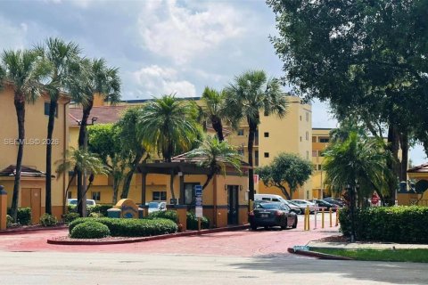 Copropriété à vendre à Miami, Floride: 2 chambres, 104.98 m2 № 2001255 - photo 2