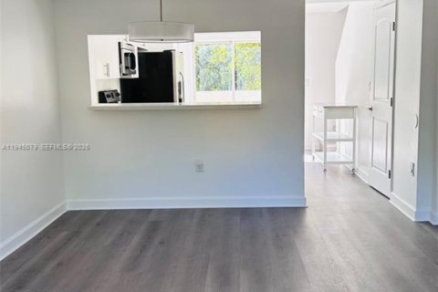 Copropriété à vendre à Miami, Floride: 2 chambres, 104.98 m2 № 2001255 - photo 4