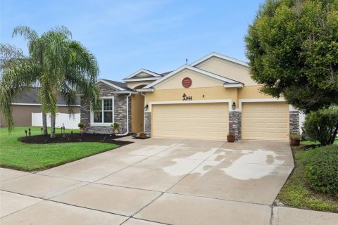 Villa ou maison à vendre à Deltona, Floride: 4 chambres, 218.51 m2 № 2358311 - photo 2