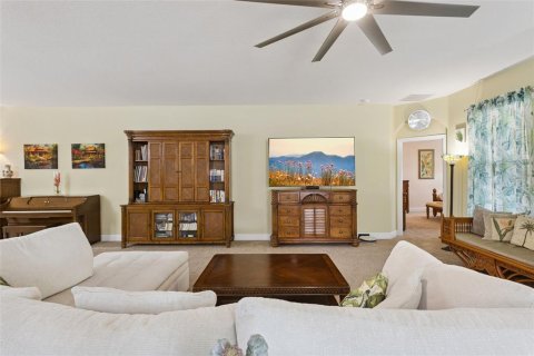 Villa ou maison à vendre à Deltona, Floride: 4 chambres, 218.51 m2 № 2358311 - photo 6