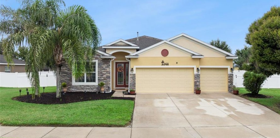 Villa ou maison à Deltona, Floride 4 chambres, 218.51 m2 № 2358311