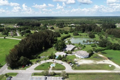 Propiedad comercial en venta en North Port, Florida, 4 dormitorios, 214.79 m2 № 1721890 - foto 20