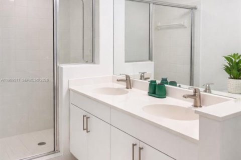 Condominio en venta en Sunny Isles Beach, Florida, 3 dormitorios, 117.43 m2 № 2031871 - foto 14