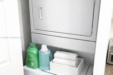 Condominio en venta en Sunny Isles Beach, Florida, 3 dormitorios, 117.43 m2 № 2031871 - foto 16