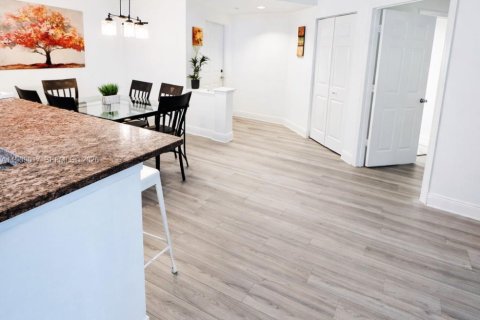 Condominio en venta en Sunny Isles Beach, Florida, 3 dormitorios, 117.43 m2 № 2031871 - foto 4