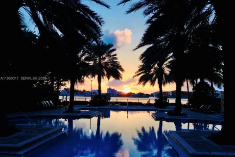 Condominio en venta en Sunny Isles Beach, Florida, 3 dormitorios, 117.43 m2 № 2031871 - foto 20